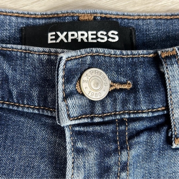 Express 4 floral denim shorts - Picture 8 of 8